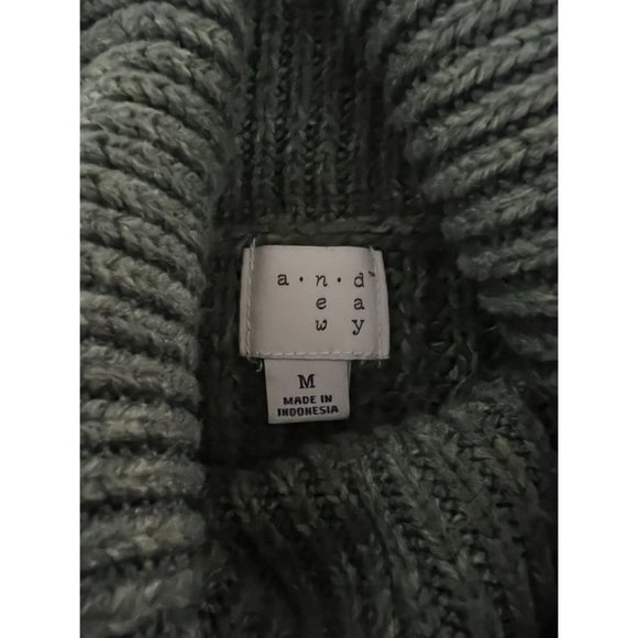 A NEW DAY Gray Turtleneck Sweater Size Medium - Picture 3 of 3